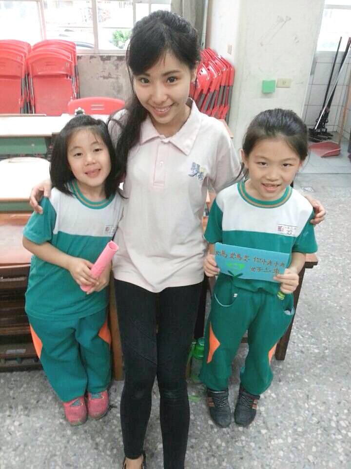 朝陽科大親善服務團 – 帶動中小學 │ 油畫精靈出任務 - 第13張圖 朝陽科大親善服務團 – 帶動中小學 │ 油畫精靈出任務