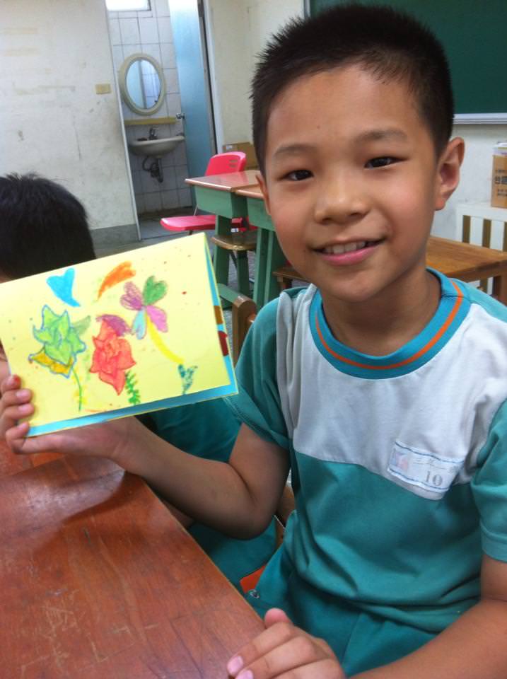 朝陽科大親善服務團 – 帶動中小學 │ 油畫精靈出任務