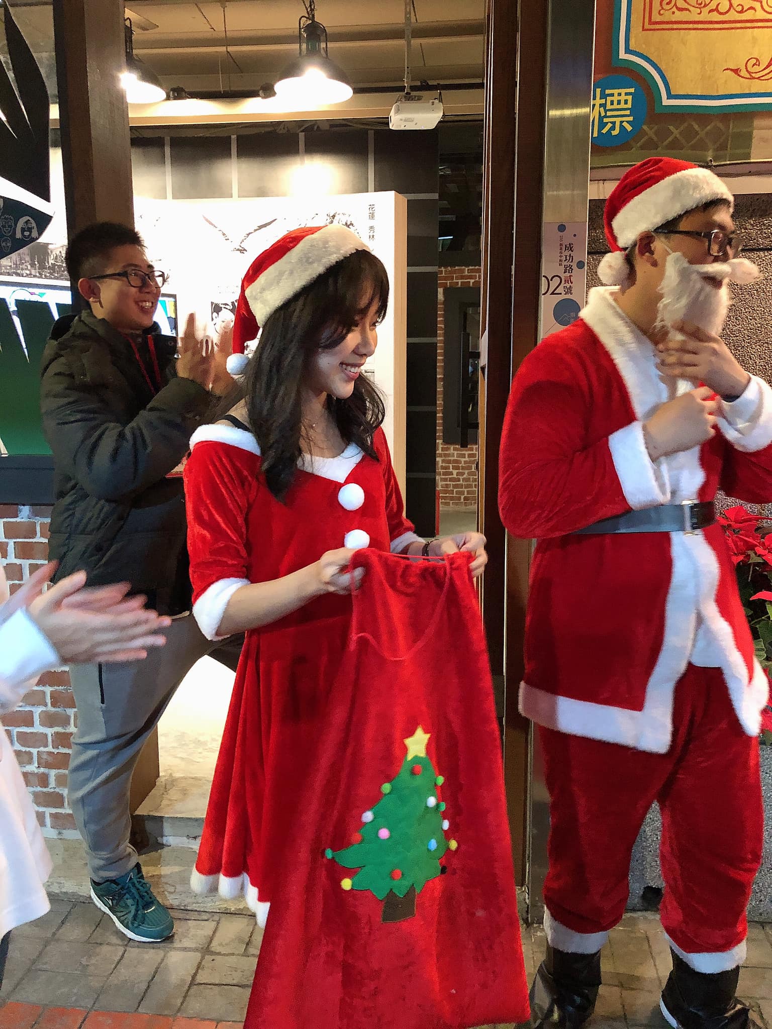 慈善聖誕市集 │ 油畫精靈出任務 - 第1張圖 慈善聖誕市集 │ 油畫精靈出任務