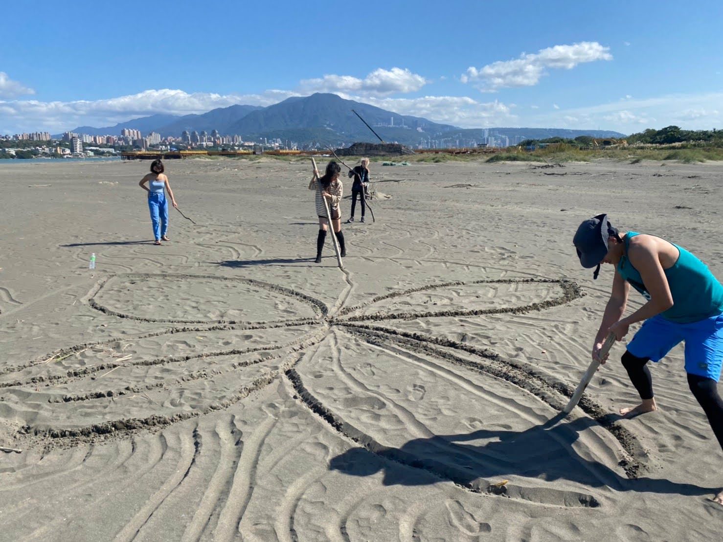 淨灘志工 │ 油畫精靈出任務 - 第7張圖 淨灘志工 │ 油畫精靈出任務